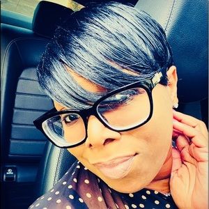 Meet your Posher, Casandra